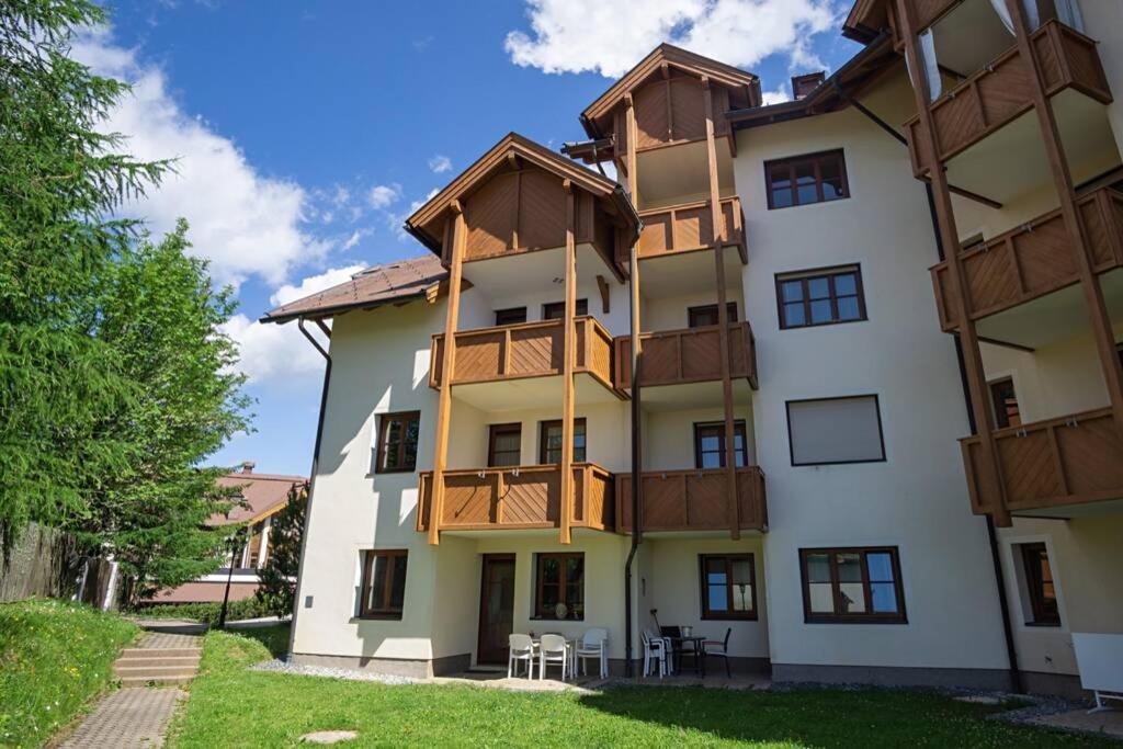 Hundefreundliche Bergwohnung Neben Der Skipiste - Mittelstation Skigebiet Gerlitzen Kanzelhohe المظهر الخارجي الصورة